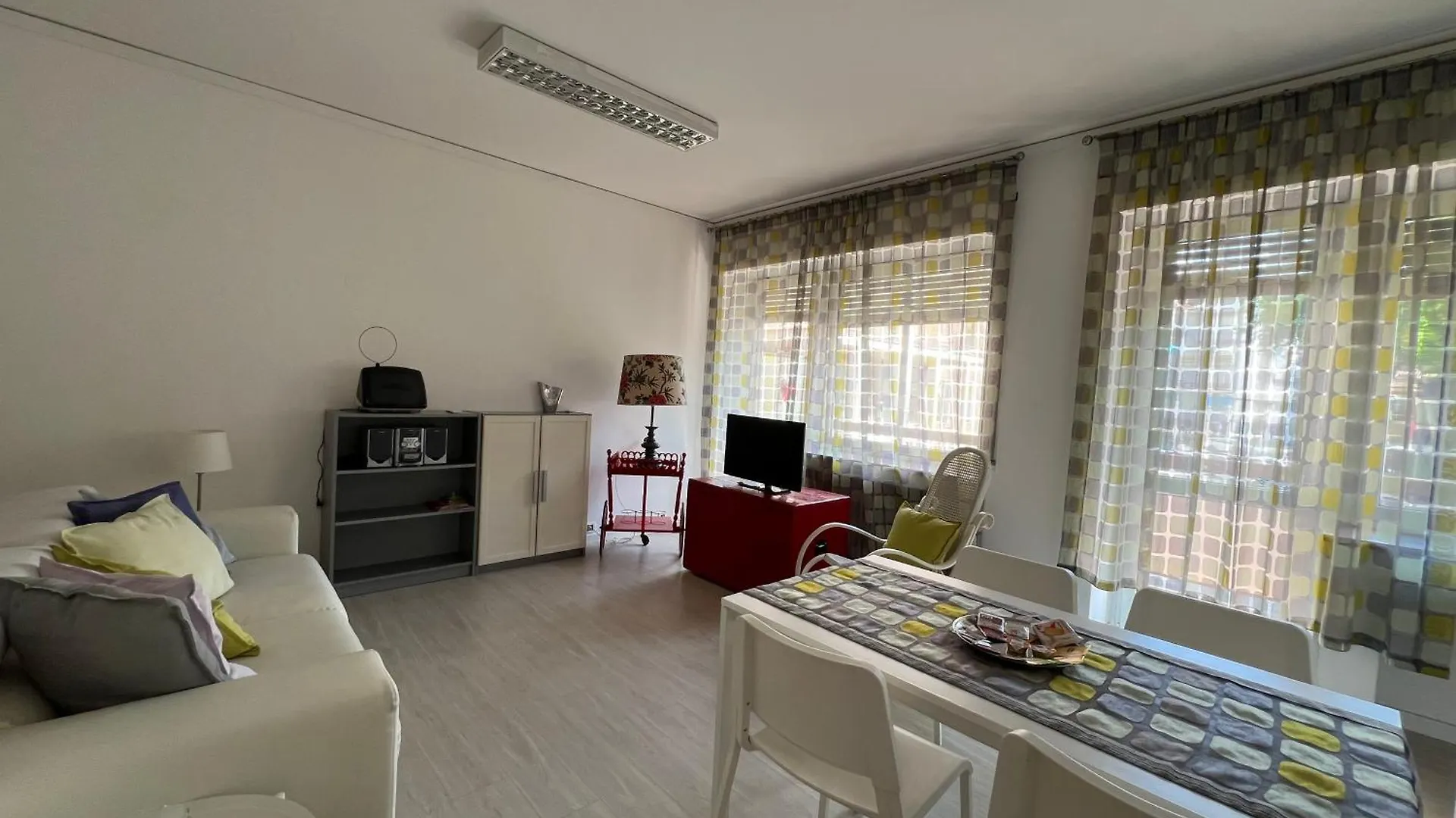 Terrace Apartment Venice - White